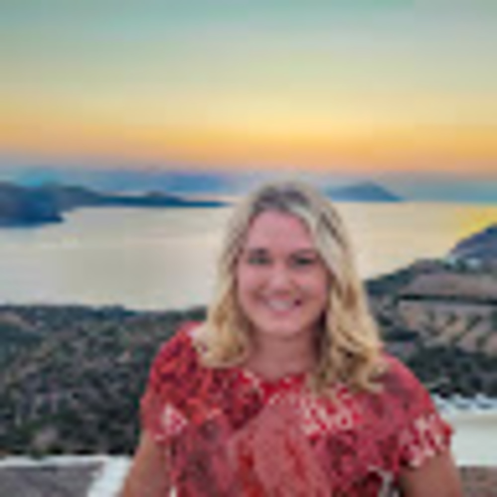 Meet your Posher, Adrienne